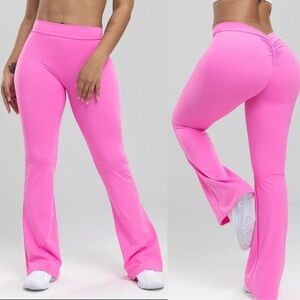 Pink yoga pants with ruched back detail